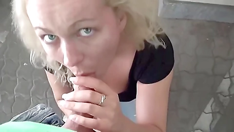 Piss Slut Milf Outdoors Piss Slut Milf Outdoors