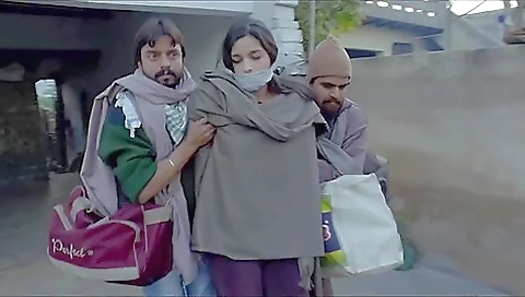 Movie Bondage - Alia Bhatt