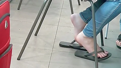 Candid Cute Girl Feet Flip Flops Faceshot