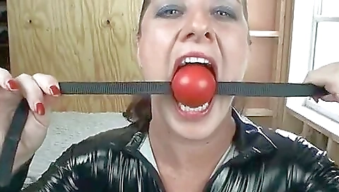 Catburglar Loves Bondage!